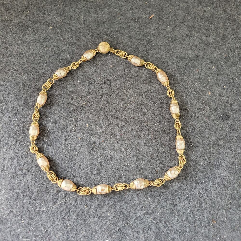 Gold Necklace With‎ Painted Beads To Resemble Pearls unknown name Vintage
